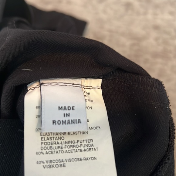 💁‍♀️💁‍♀️ Hot Size S Max&Co black stretchy short jacket 👍💁‍♀️EUC - Picture 11 of 12